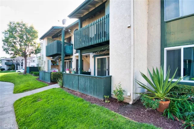 MLS: OC24028412 Condo For Sale