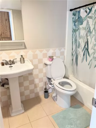 Photo #6: OC24029141 Listing 