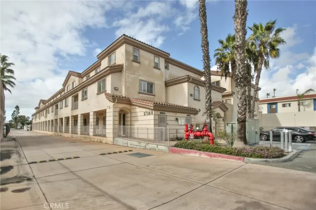MLS: OC24029240 Condo For Sale