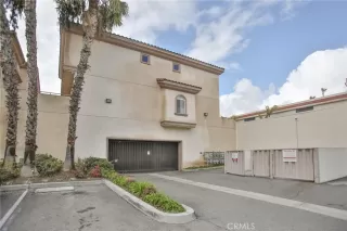 Photo #2: OC24029240 Listing 