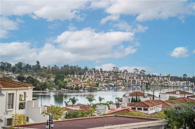 MLS: OC24029254 Condo For Sale