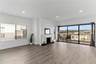 Photo #3: OC24029254 Listing