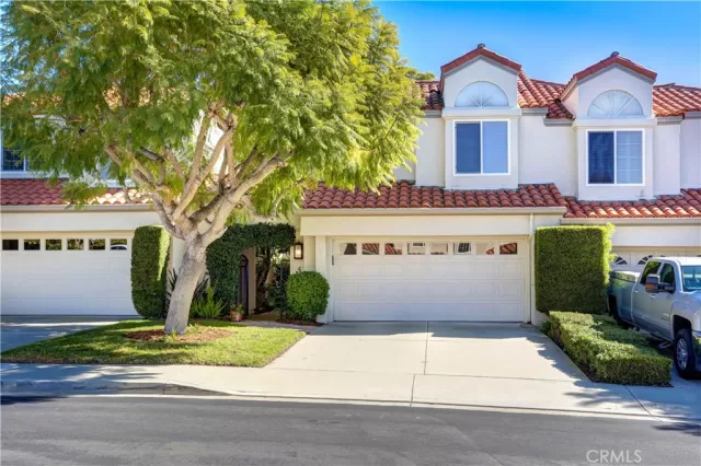 MLS: OC24029255 Condo For Sale