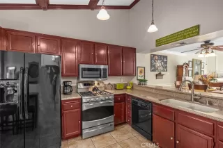 Photo #6: OC24029637 Listing