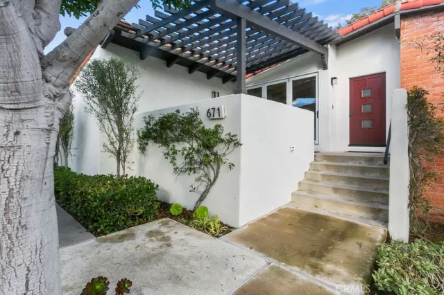 MLS: OC24029699 Condo For Sale