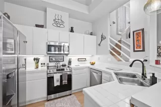 Photo #6: OC24030736 Listing