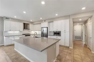 Photo #5: OC24031405 Listing