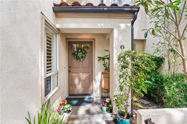 MLS: OC24032106 Condo For Sale