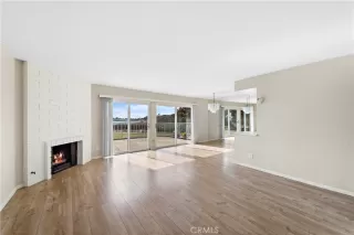 Photo #2: OC24033038 Listing 