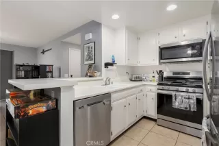 Photo #5: OC24033872 Listing 