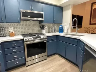 Photo #4: OC24033985 Listing