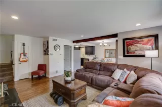 Photo #2: OC24034077 Listing 