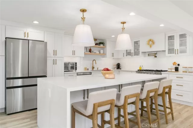 MLS: OC24034189 Condo For Sale