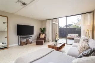 Photo #6: OC24034955 Listing 