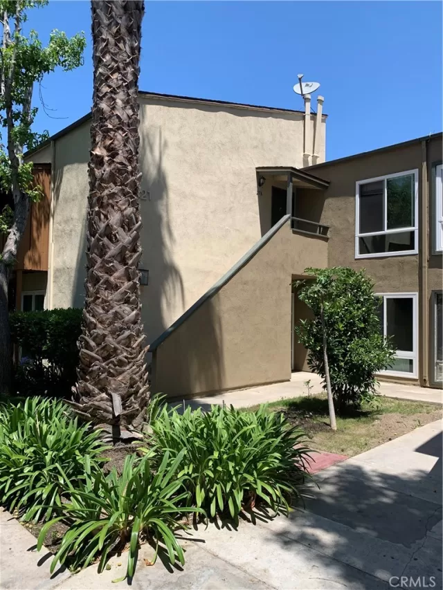 MLS: OC24034968 Condo For Sale