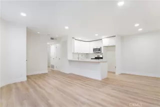 Photo #2: OC24035332 Listing 