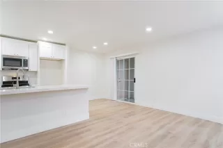 Photo #5: OC24035332 Listing 