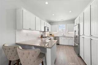 Photo #2: OC24035454 Listing 