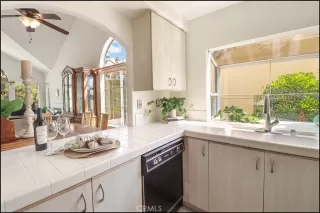 Photo #6: OC24036189 Listing