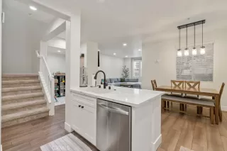 Photo #4: OC24036221 Listing