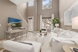 Photo #5: OC24036626 Listing