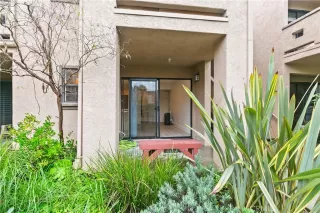 Photo #4: OC24036994 Listing