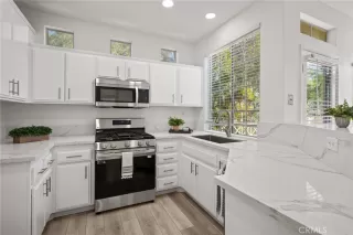 Photo #4: OC24037205 Listing 