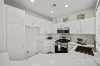 Photo #5: OC24037205 Listing 