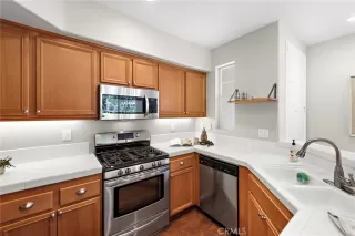 Photo #6: OC24037798 Listing