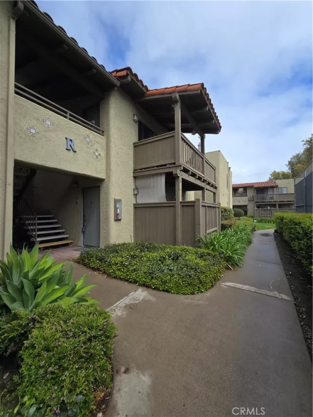 MLS: OC24037948 Condo For Sale