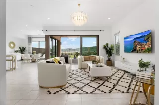 Photo #3: OC24038332 Listing 