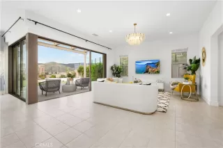 Photo #5: OC24038332 Listing 