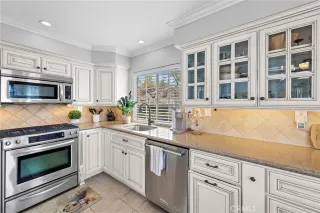 Photo #4: OC24038890 Listing 