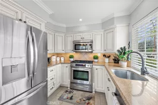 Photo #5: OC24038890 Listing 