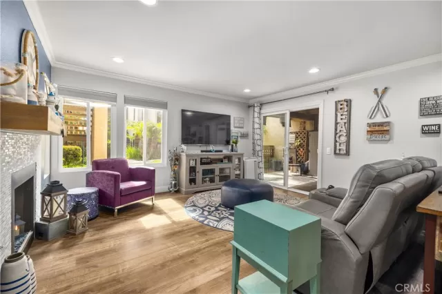 MLS: OC24038894 Condo For Sale