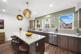 Photo #4: OC24038921 Listing 