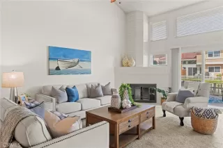 Photo #5: OC24039178 Listing