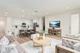 Photo #5: OC24039981 Listing 