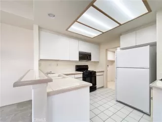 Photo #3: OC24040280 Listing