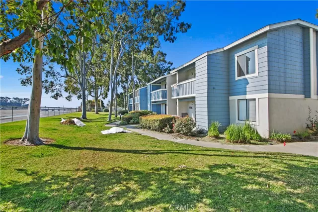 MLS: OC24040903 Condo For Sale