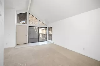 Photo #5: OC24041790 Listing 