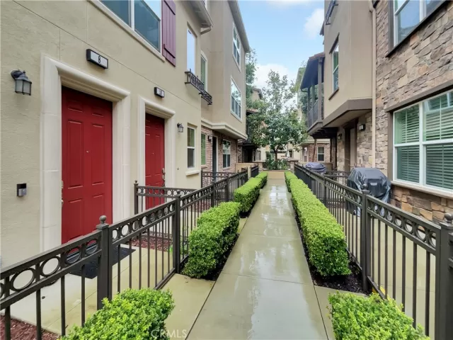 MLS: OC24042067 Condo For Sale