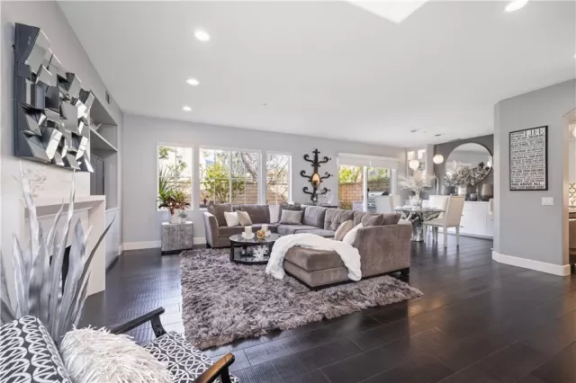 MLS: OC24042305 Condo For Sale