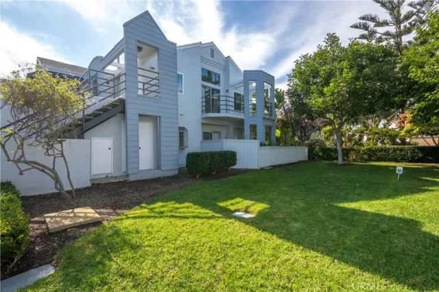 MLS: OC24043290 Condo For Sale