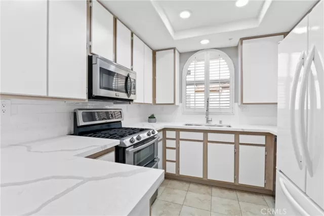 MLS: OC24043315 Condo For Sale