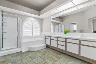 Photo #5: OC24043315 Listing 