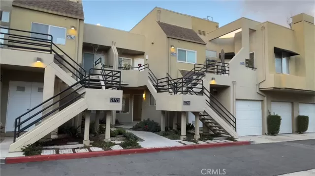 MLS: OC24043596 Condo For Sale