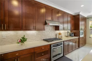 Photo #6: OC24044698 Listing