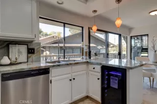 Photo #5: OC24045138 Listing