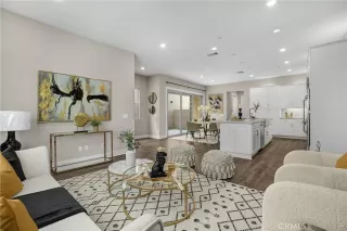 Photo #3: OC24045369 Listing